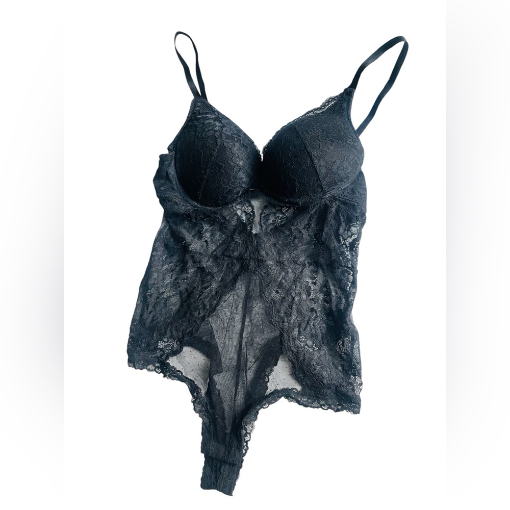H&M Size -6 Chic Black Lace Chemise